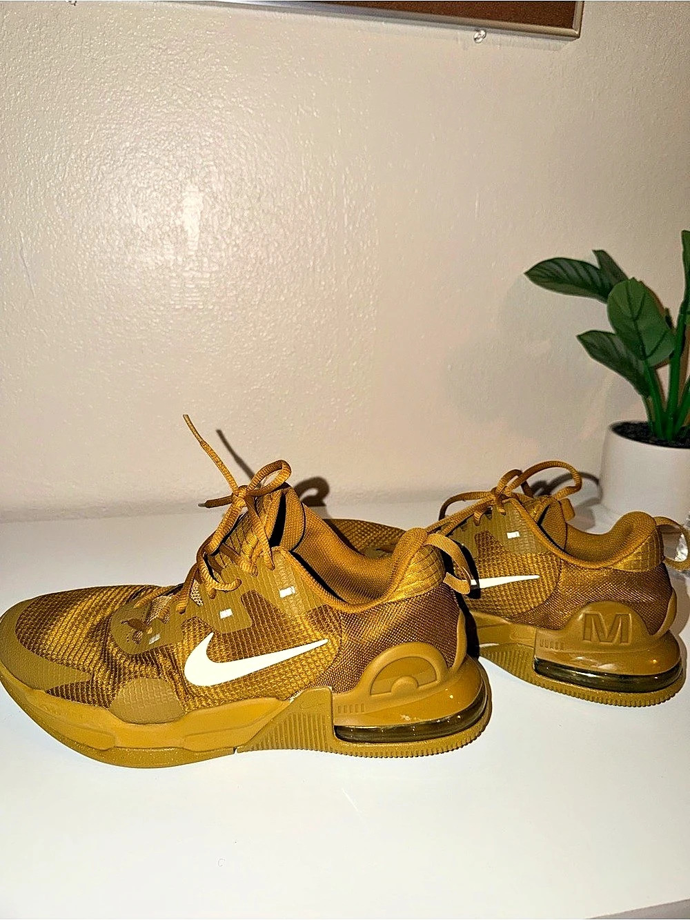 Nike Air Max Alpha Trainer 5 Bronzine Yellow Athletic Shoes